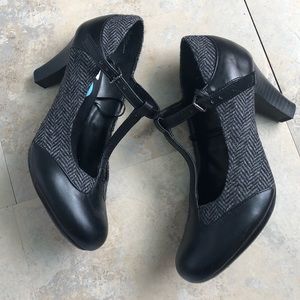 Black, professional, low heel